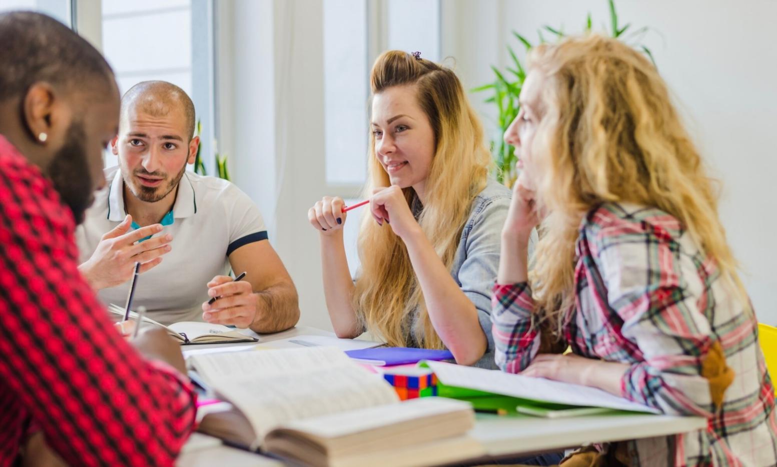 Espace de travail organisé pour l'apprentissage à distance